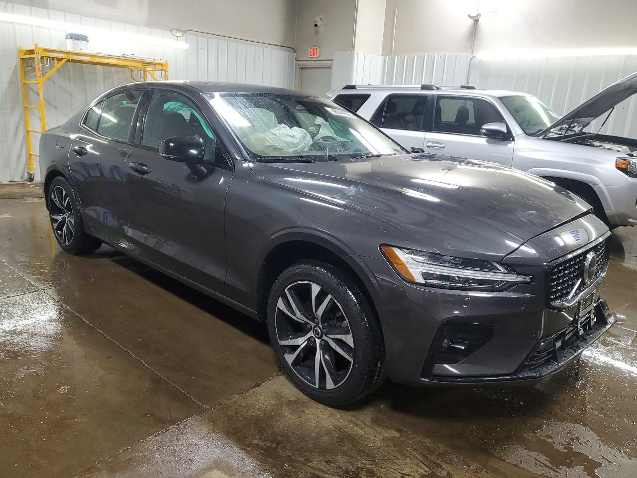 2024 Volvo S60 Core - Image 4