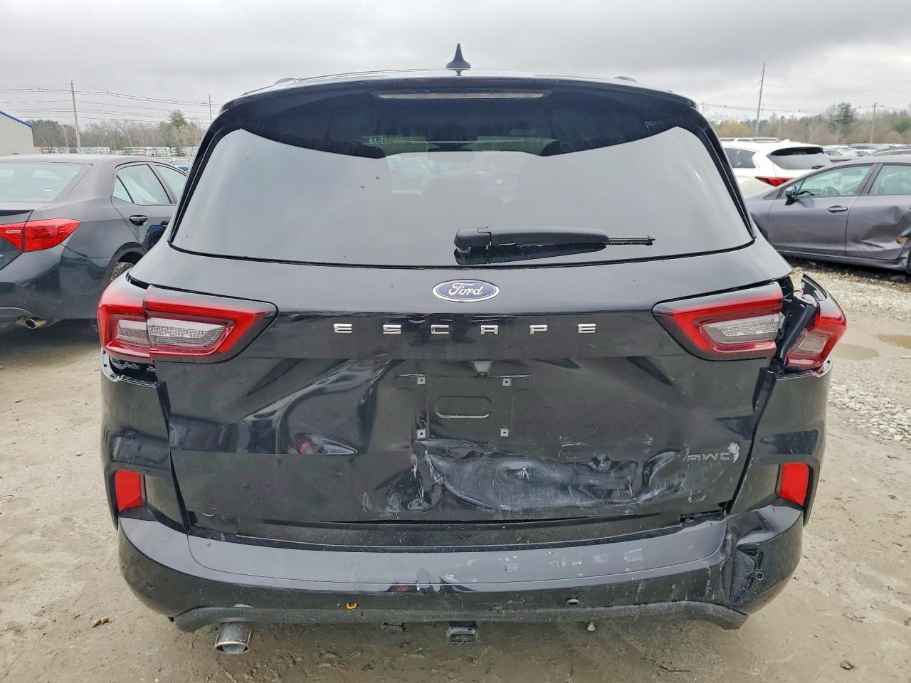 2025 Ford Escape St Line Elite - Image 6