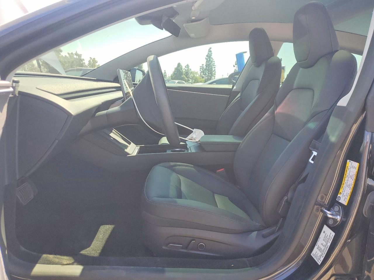 2025 Tesla Model 3 - Image 7
