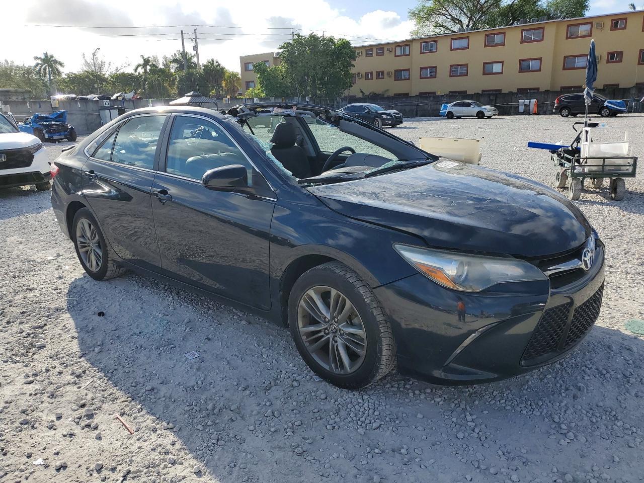 2016 Toyota Camry Se - Image 4