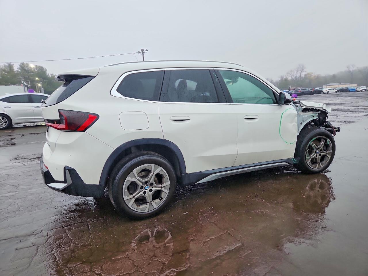 2023 BMW X1 xDrive28I - Image 3