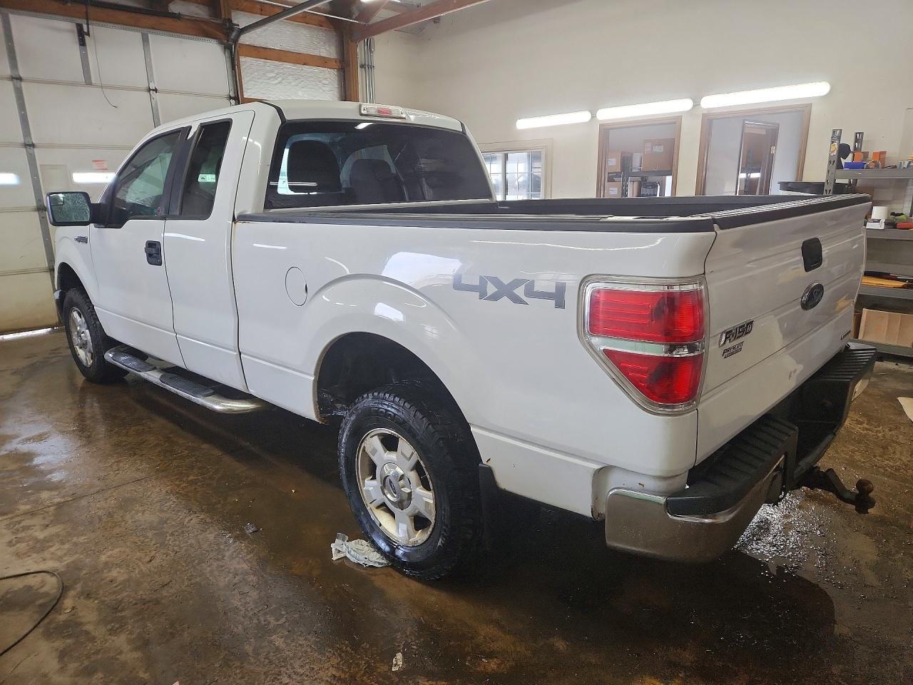 2014 Ford F150 Super Cab - Фото 2