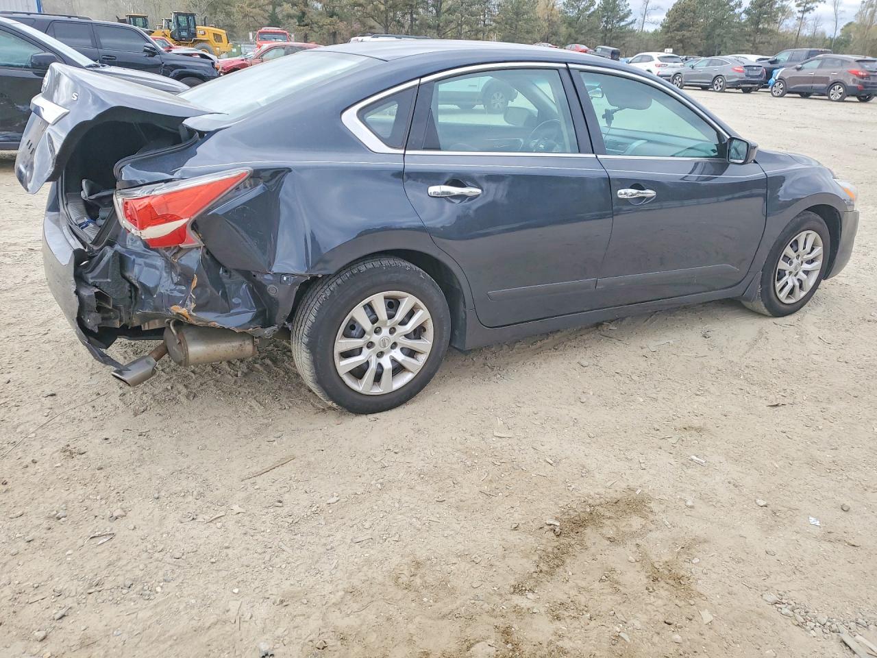 2015 Nissan Altima 2.5 S - Фото 3