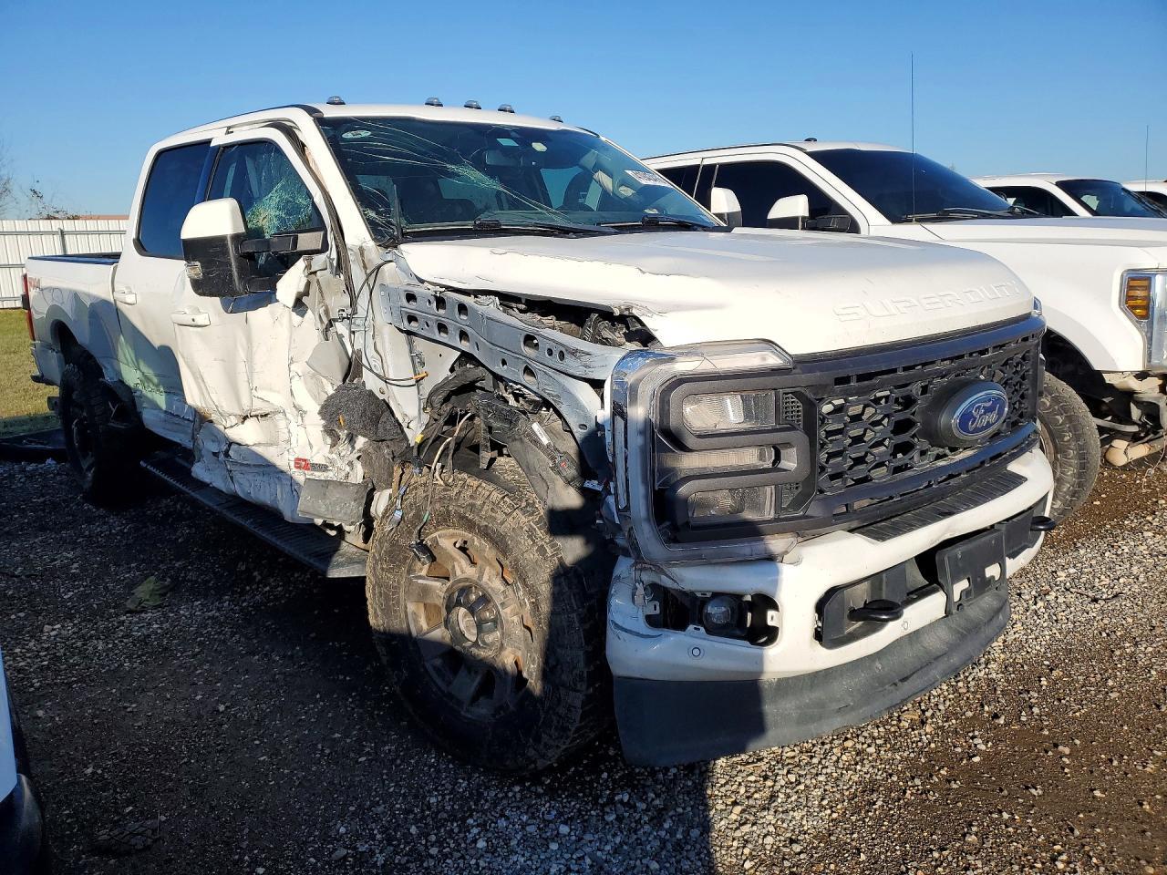 2023 Ford F250 Super Duty - Image 4