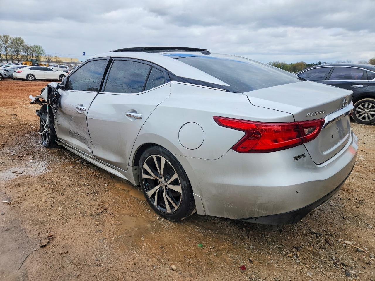 2018 Nissan Maxima Platinum - Image 2