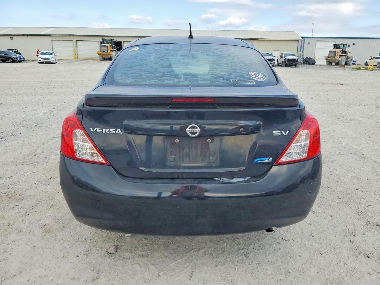 2014 Nissan Versa 1.6 S - Фото 6