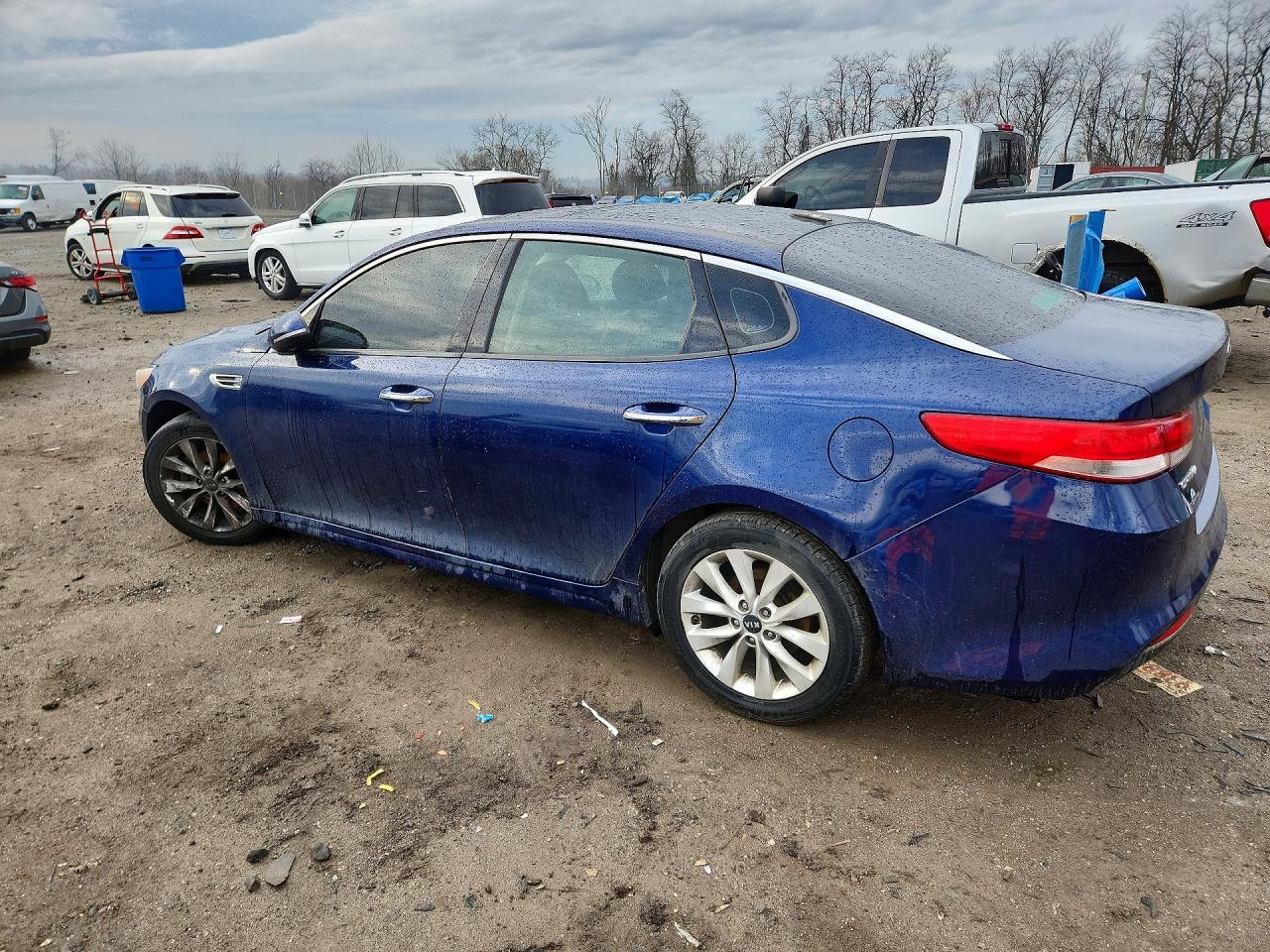 2016 Kia Optima Ex - Image 2