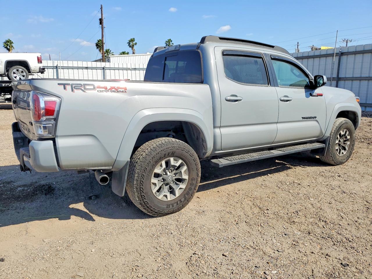 2019 Toyota Tacoma Double Cab - Фото 3
