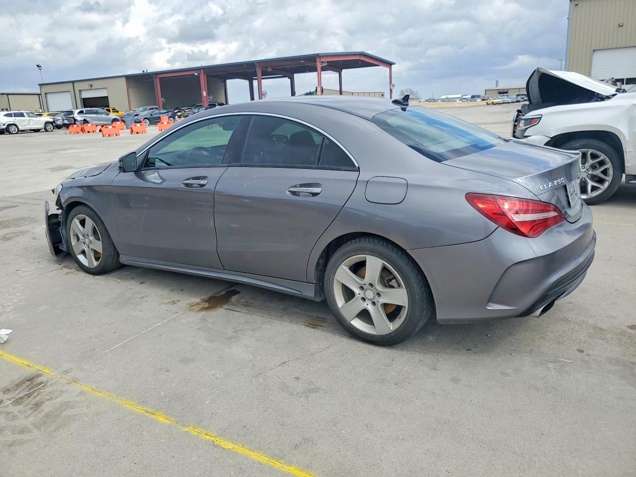 2015 Mercedes-Benz C-Class - Фото 2