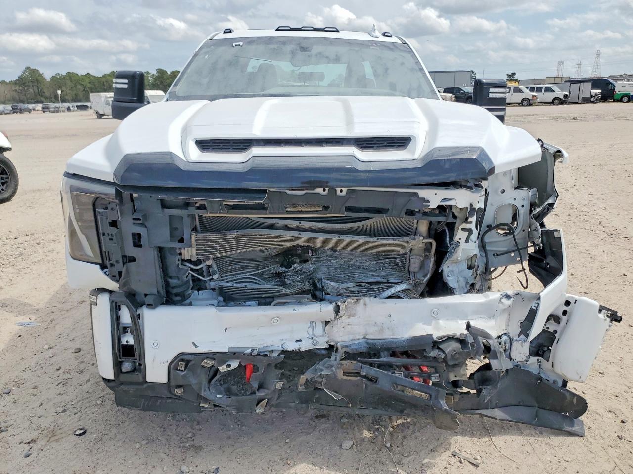 2024 GMC Sierra K2500 At4 - Фото 5