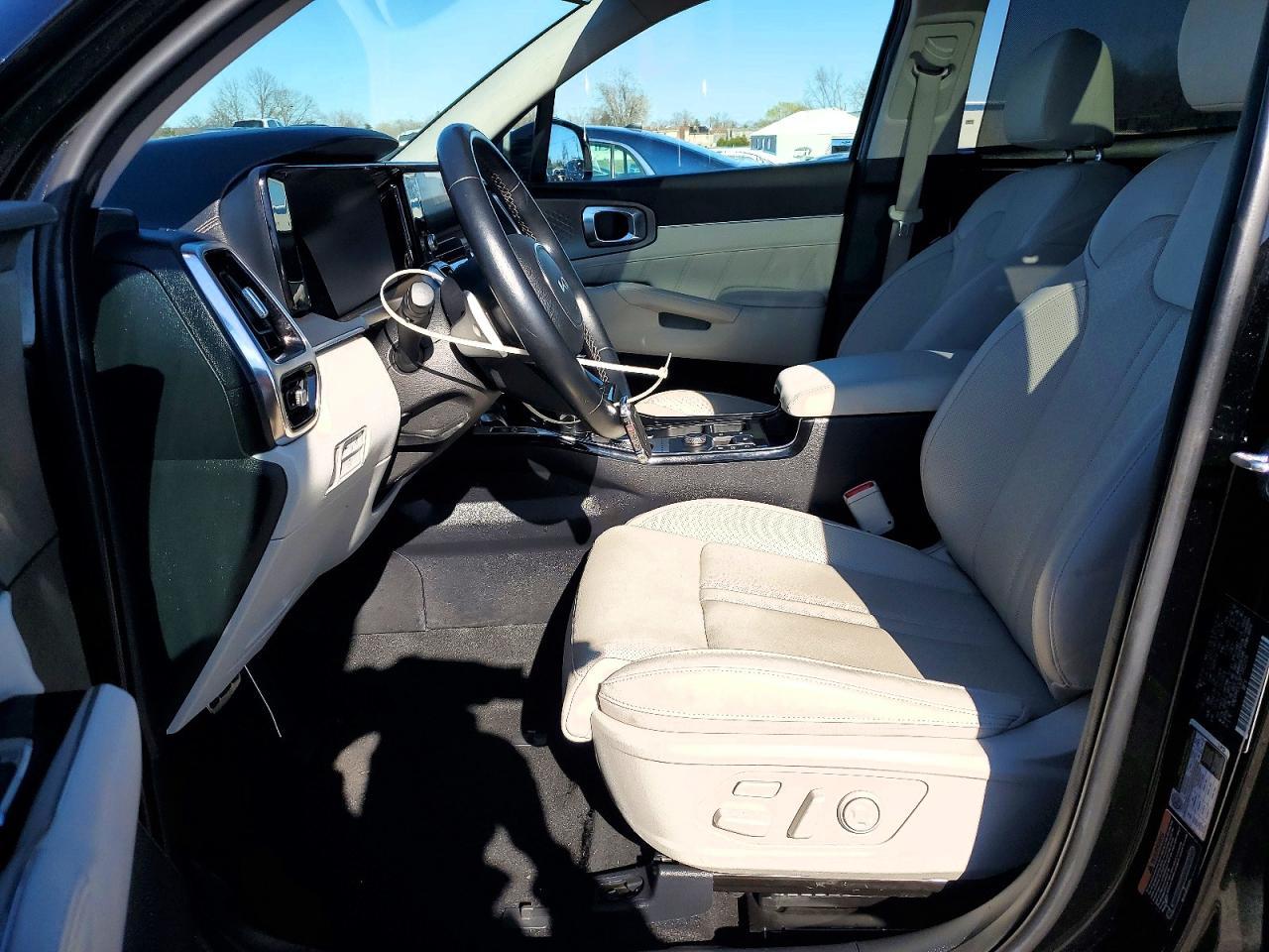 2023 Kia Sorento - Image 7