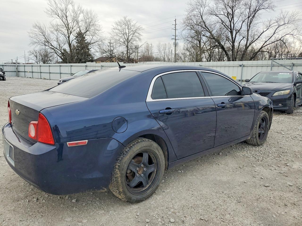 2010 Chevrolet Malibu Ls - Фото 3