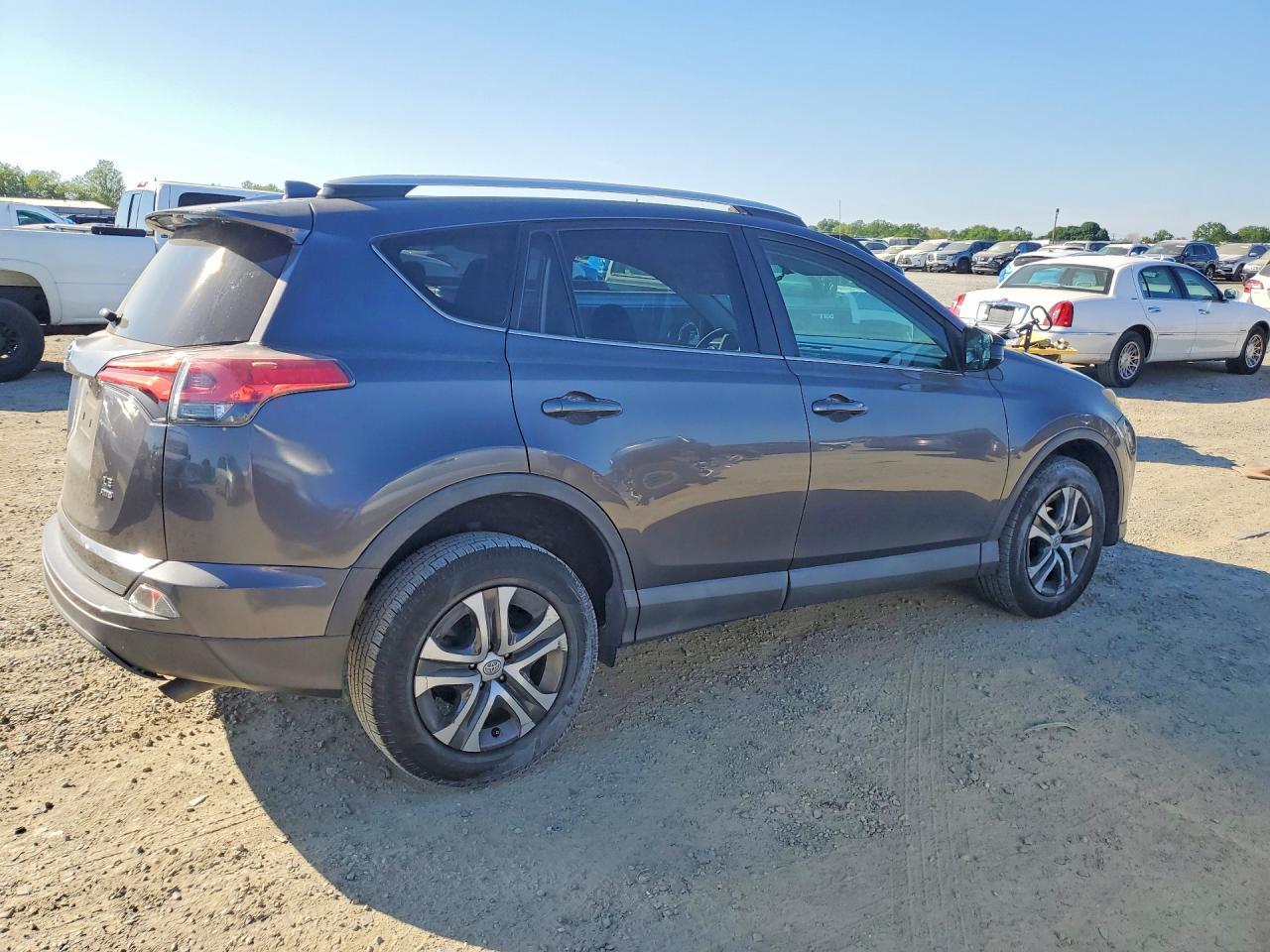 2016 Toyota Rav4 Le - Фото 3