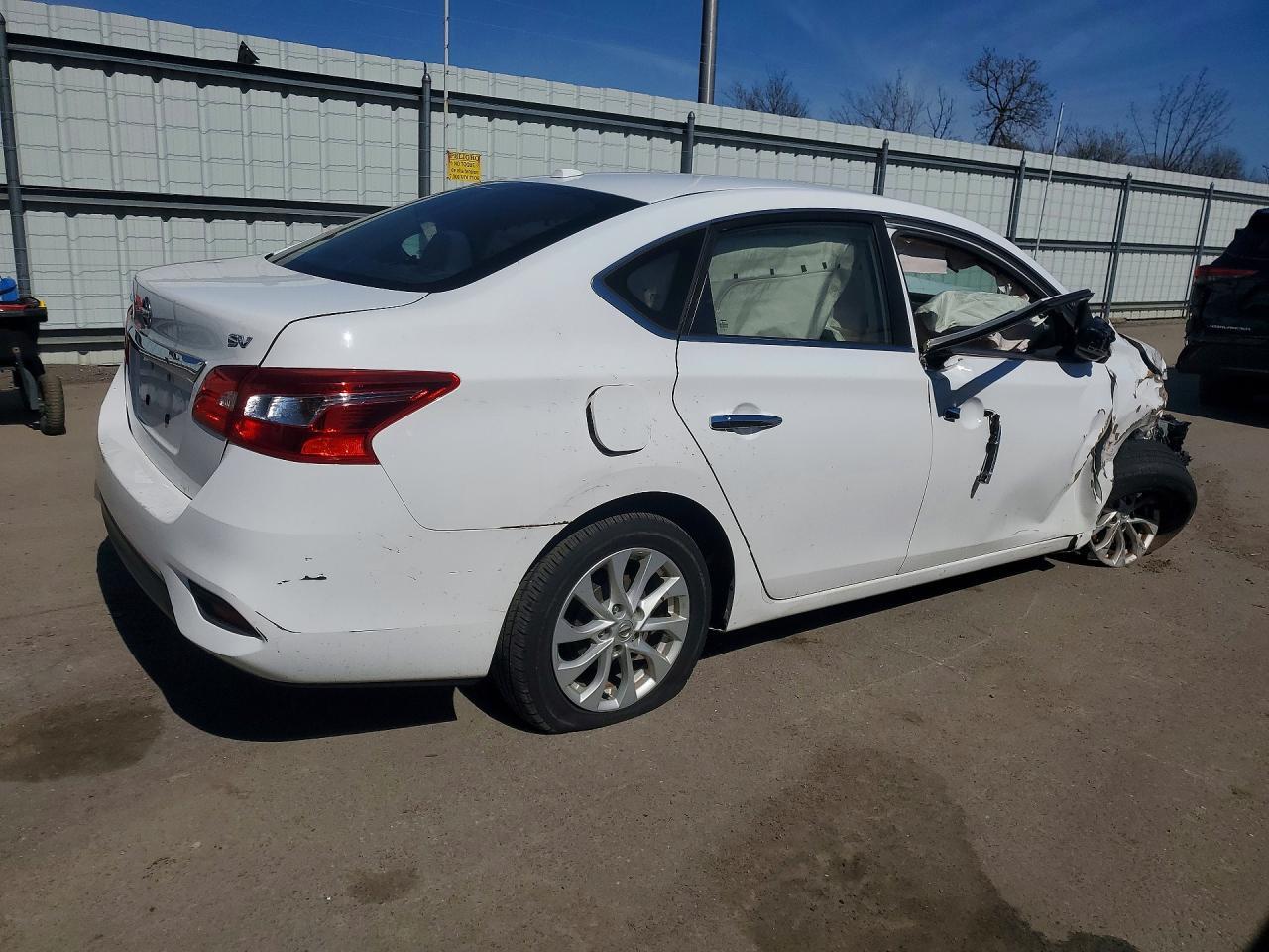 2018 Nissan Sentra Sv - Фото 3