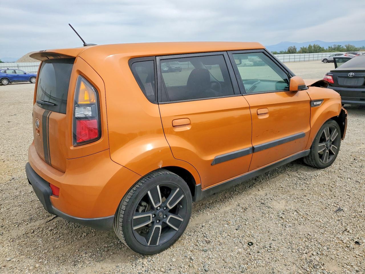 2010 Kia Soul + - Фото 3