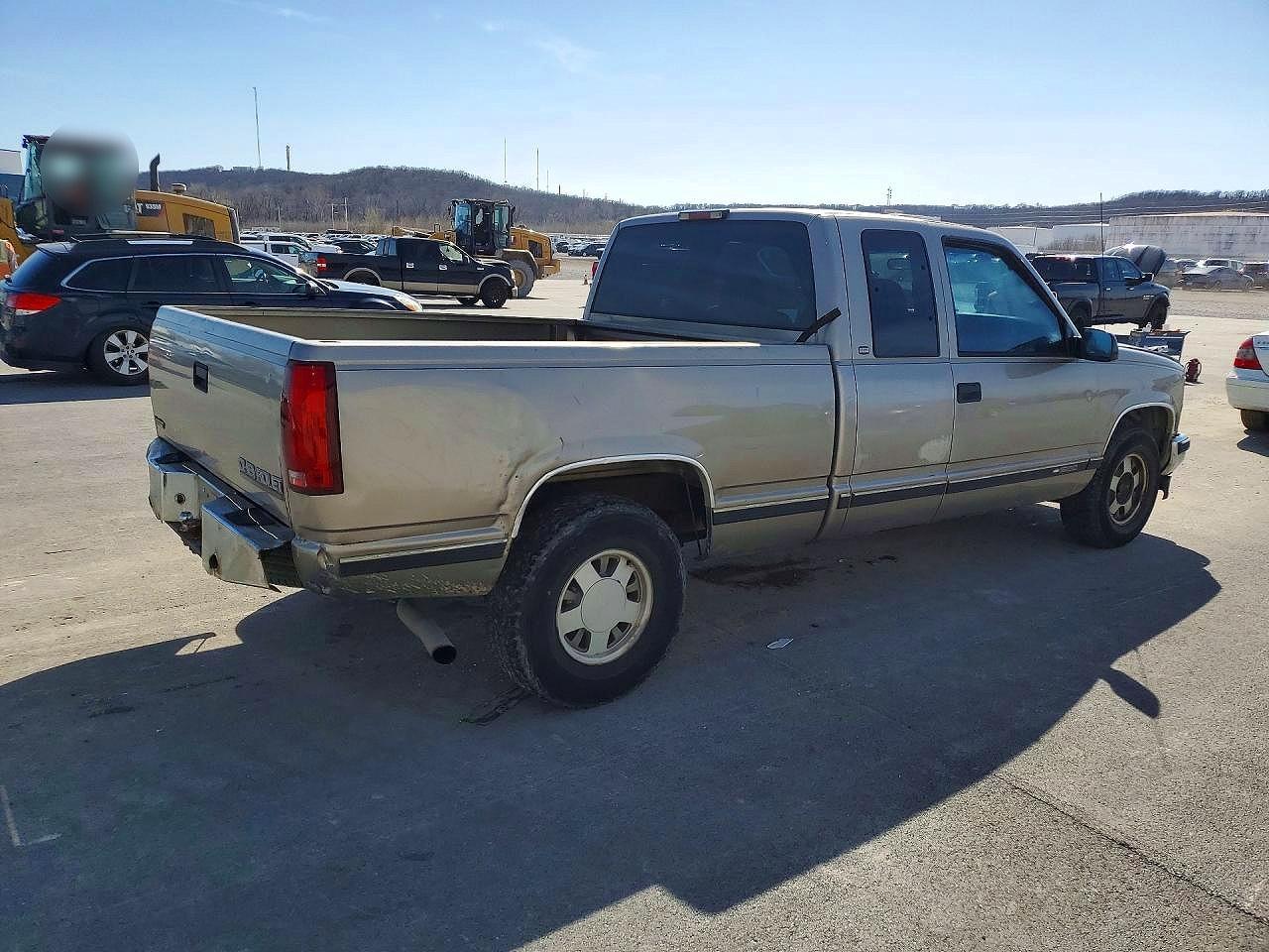 1998 Chevrolet Gmt-400 C1500 - Фото 3