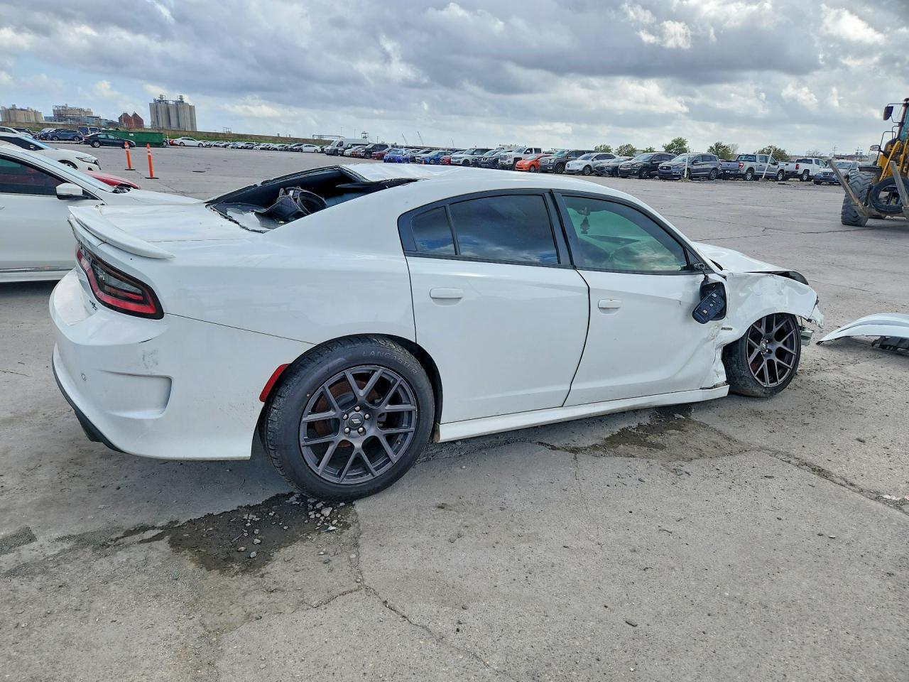 2019 Dodge Charger R - Image 3