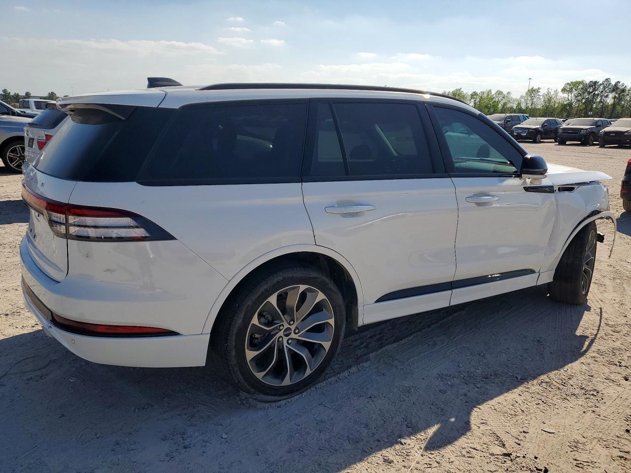 2025 Lincoln Aviator - Фото 3