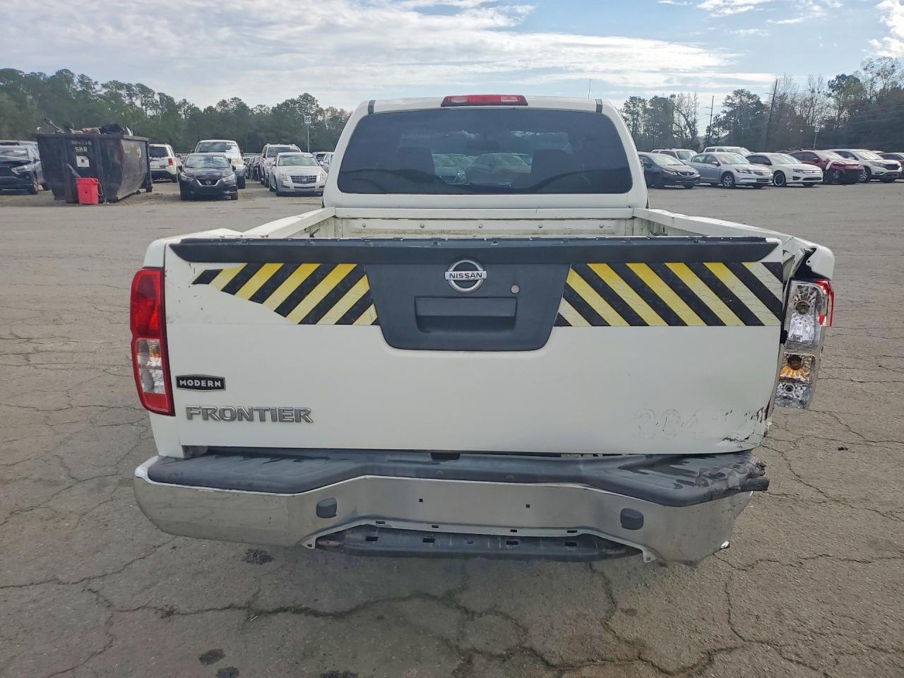 2016 Nissan Frontier S - Image 6