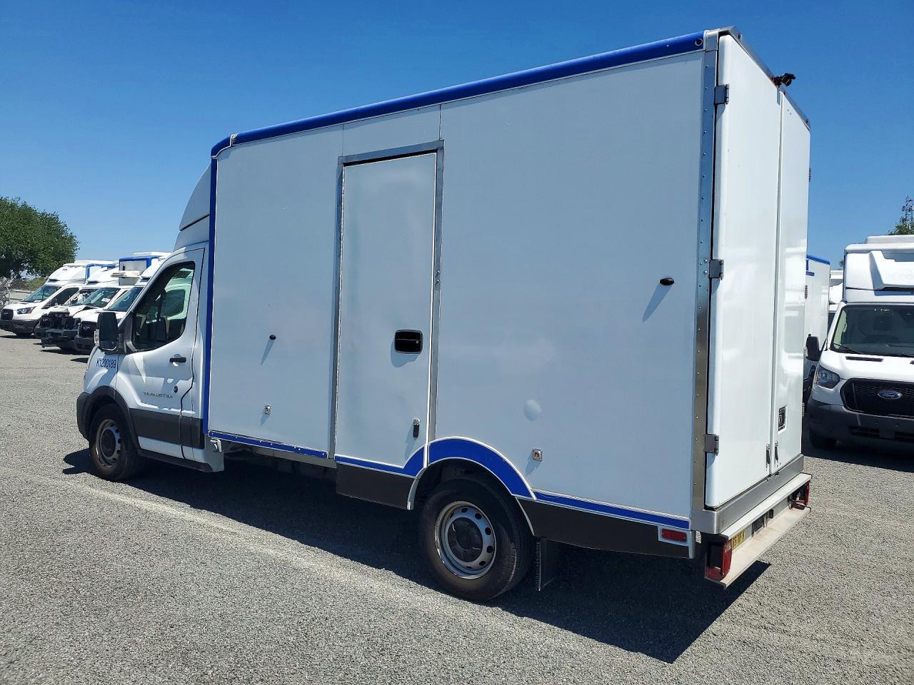 2020 Ford Transit Delivery Truck - Фото 2