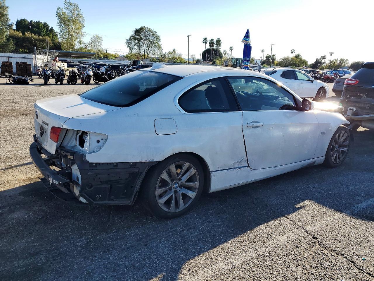 2011 BMW 328 I Sulev - Image 3