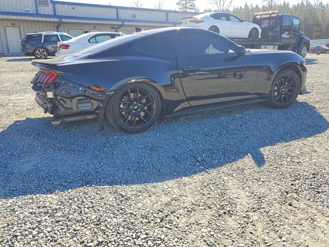 2024 Ford Mustang Gt - Фото 3