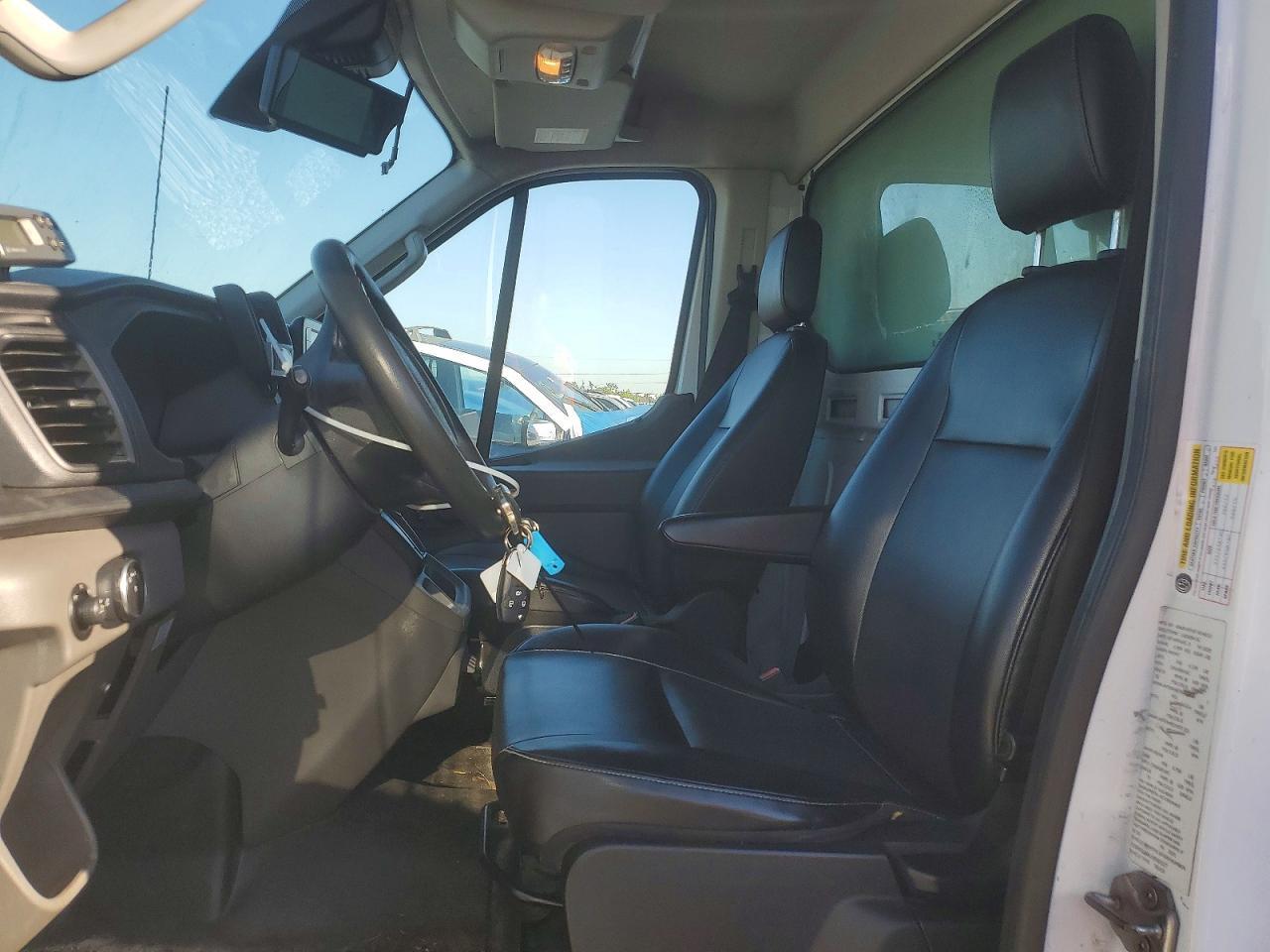 2020 Ford Transit Delivery Truck - Фото 7