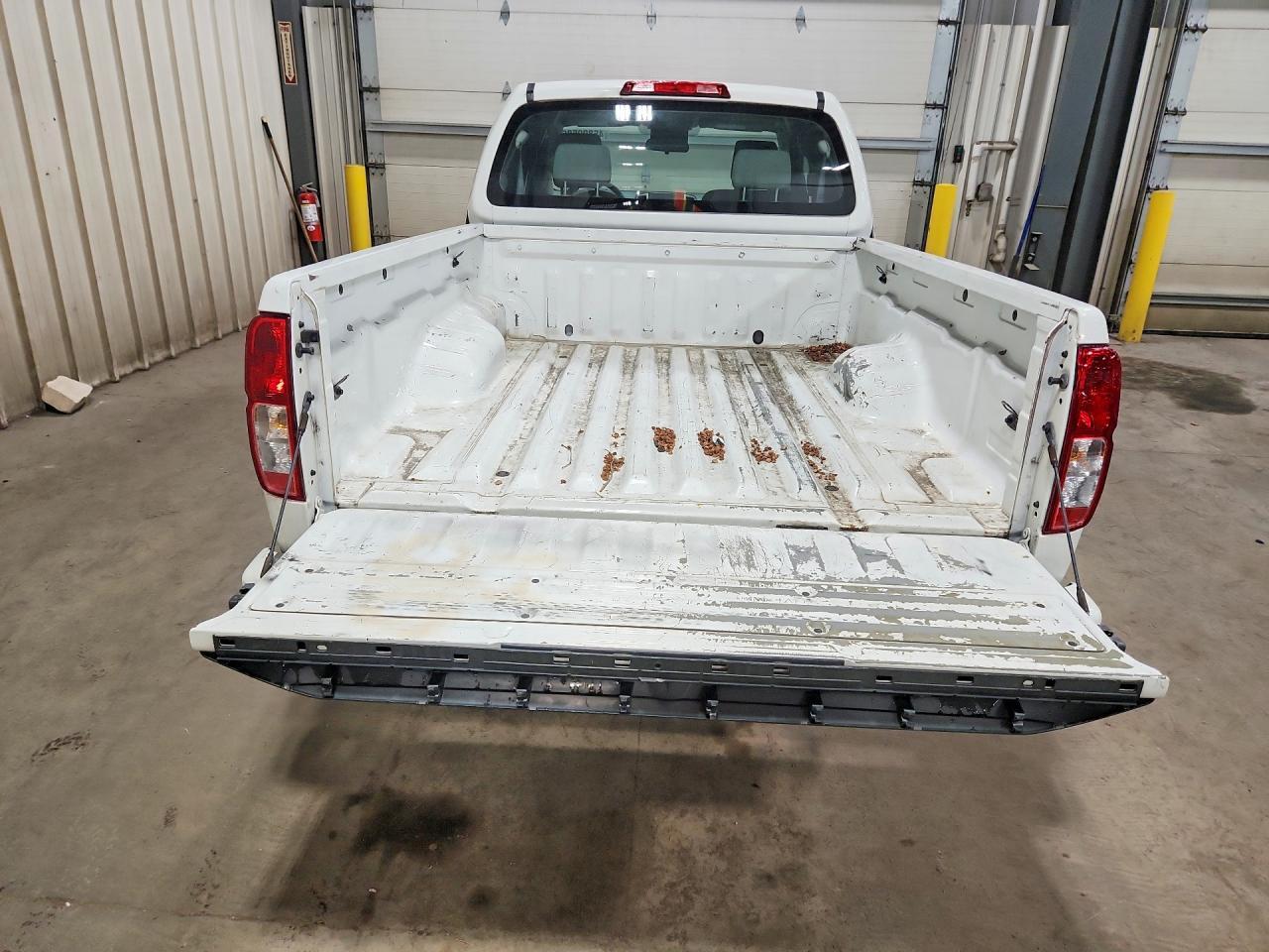 2017 Nissan Frontier S - Image 6