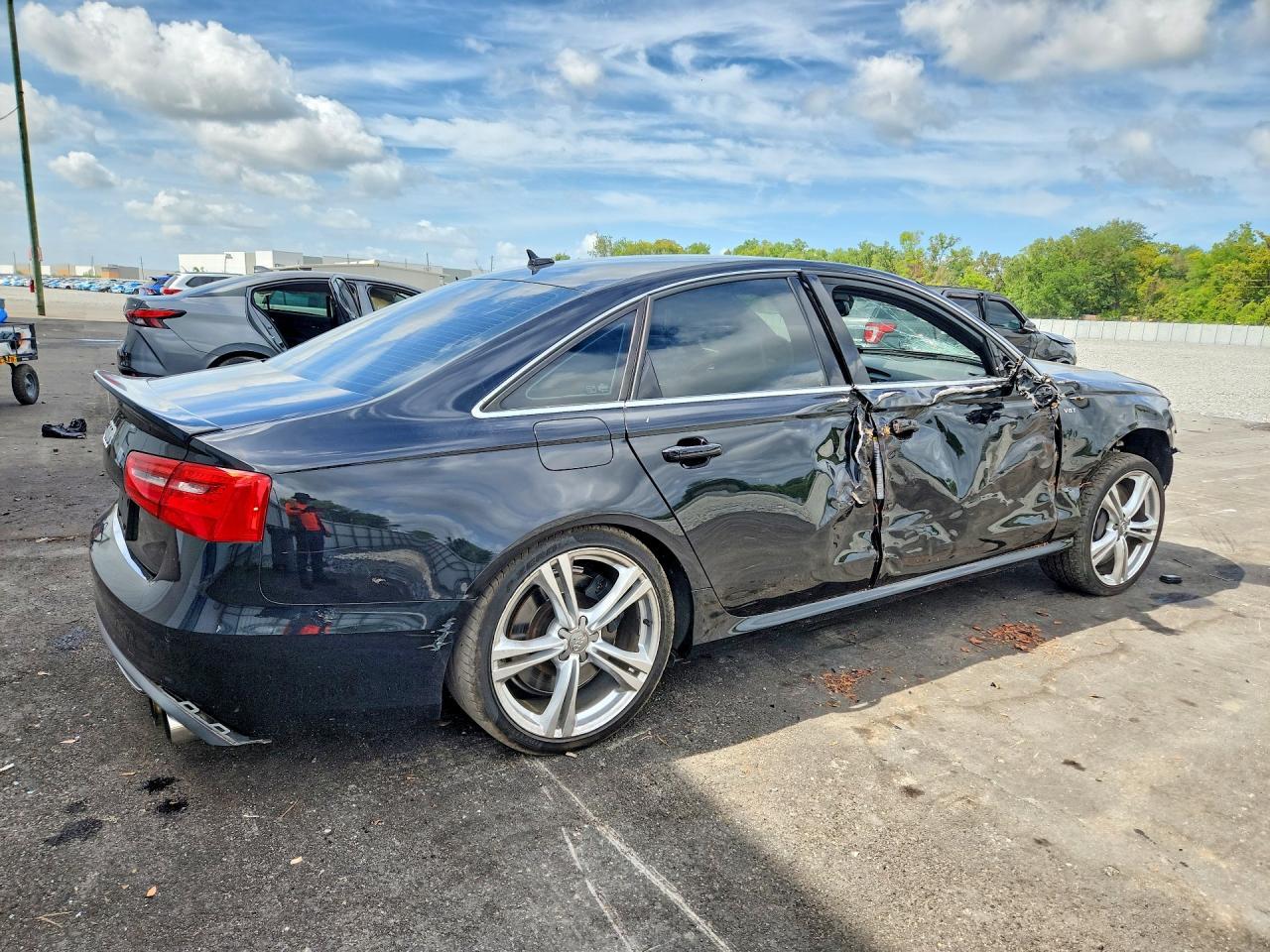 2014 Audi S6 - Image 3