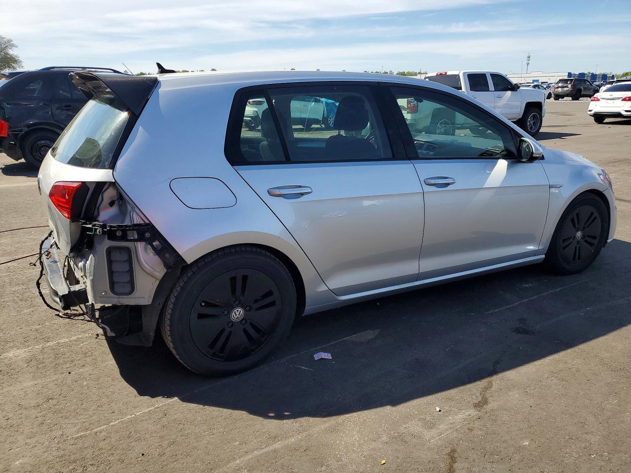 2016 Volkswagen E-Golf Se - Image 3