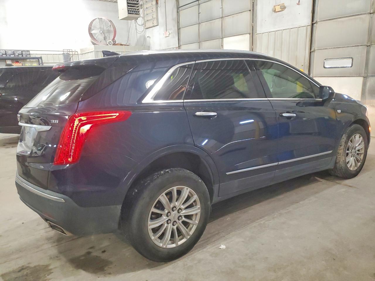 2017 Cadillac Xt5 - Image 3