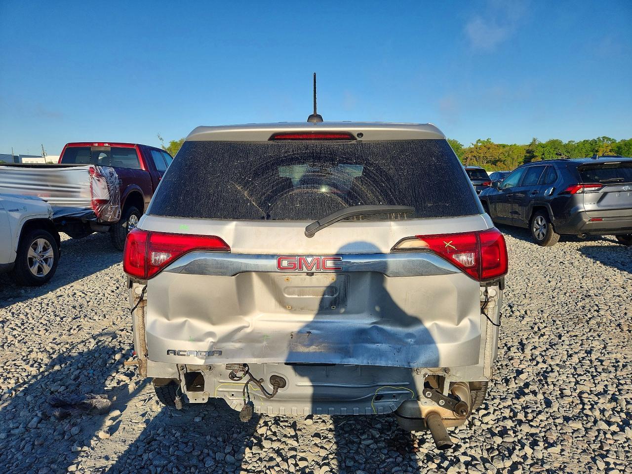 2018 GMC Acadia Sle - Image 6