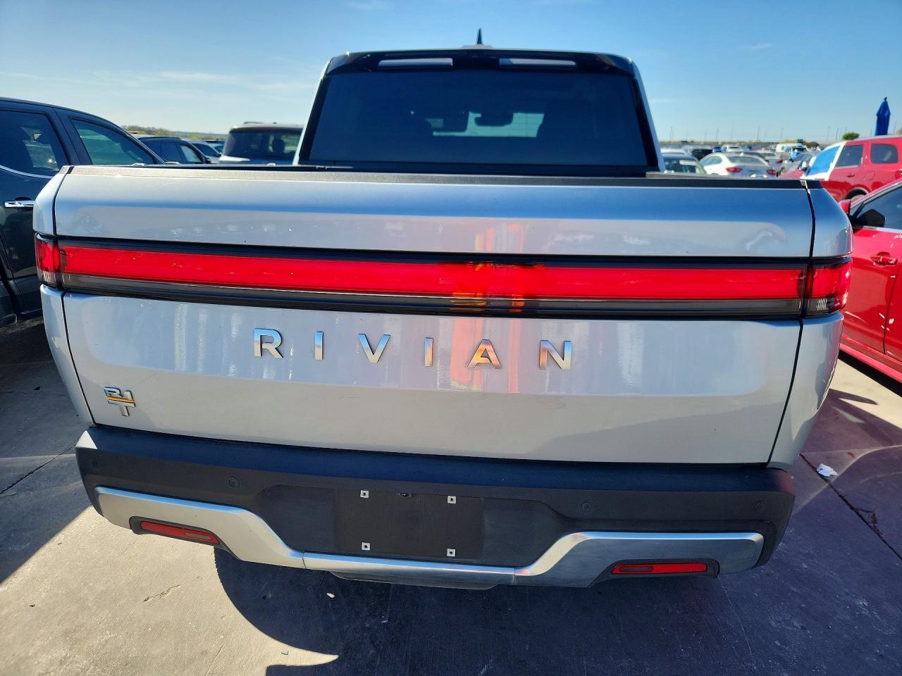 2023 Rivian R1T Adventure - Фото 6