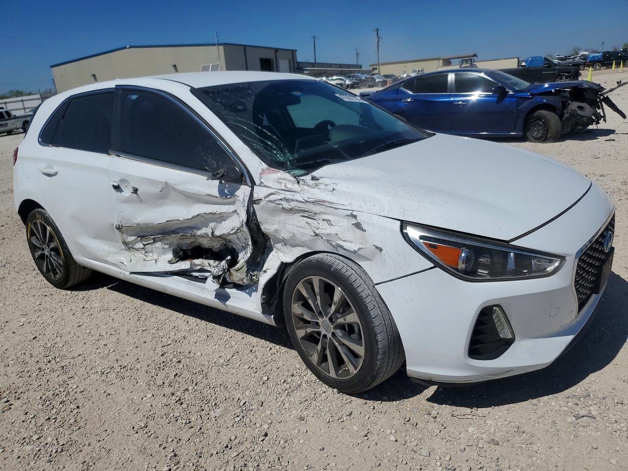 2020 Hyundai Elantra Gt Base - Image 4