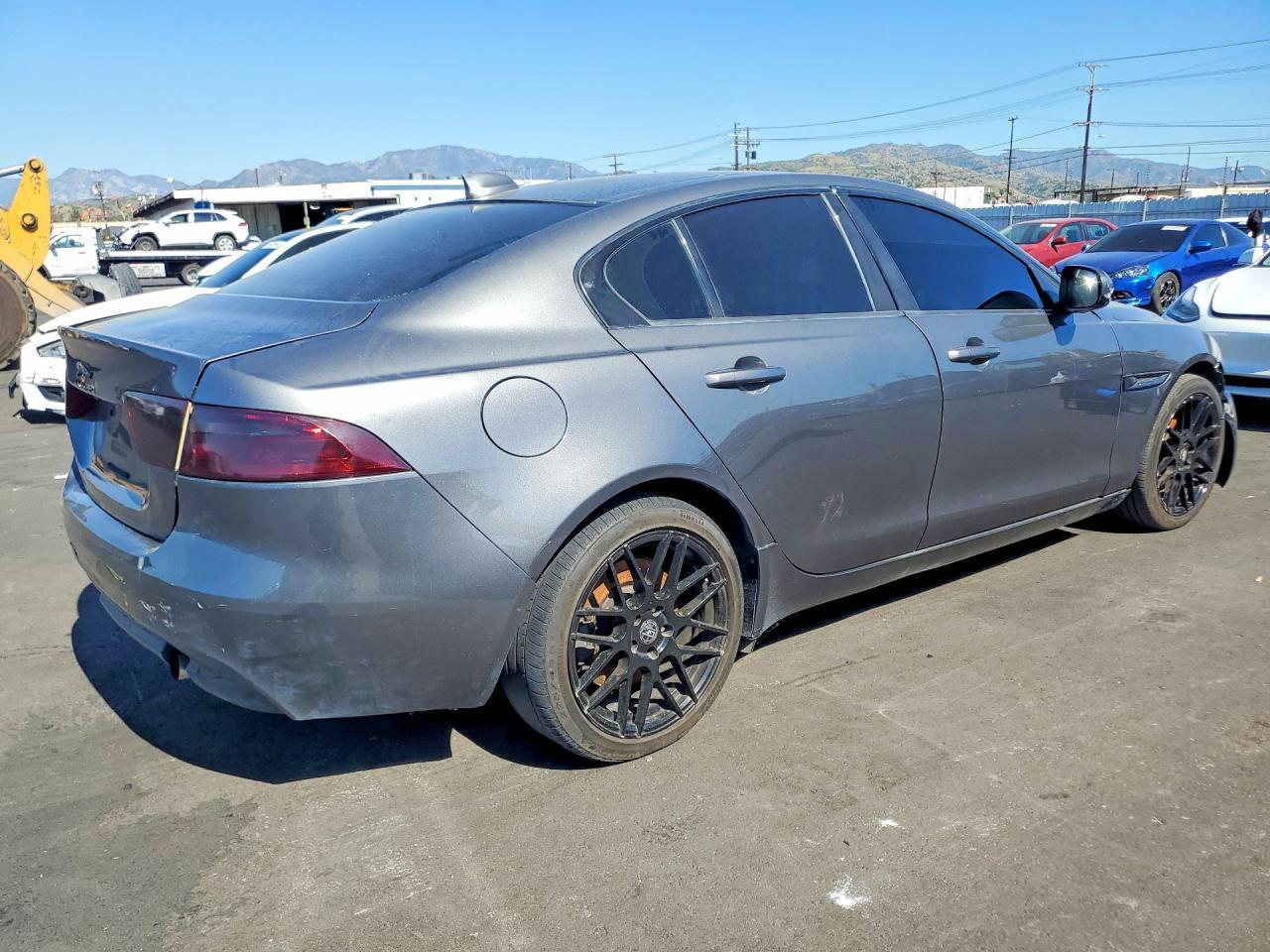 2017 Jaguar Xe Premium - Image 3