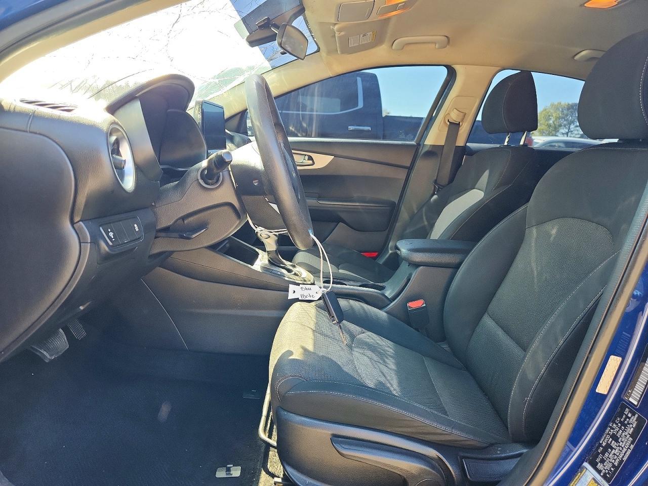 2022 Kia Forte Lxs - Image 7
