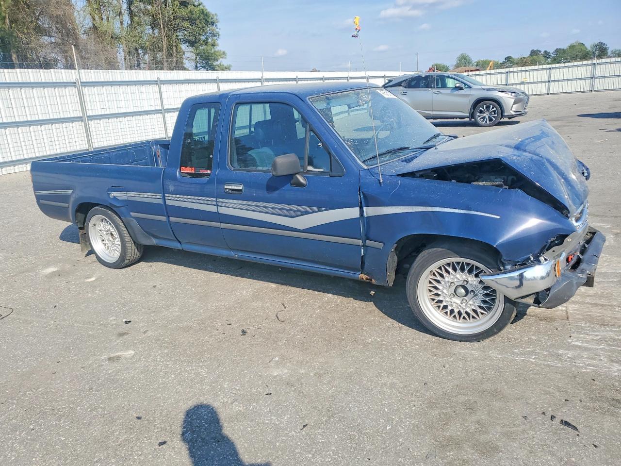 1990 Toyota Pickup Deluxe - Фото 4