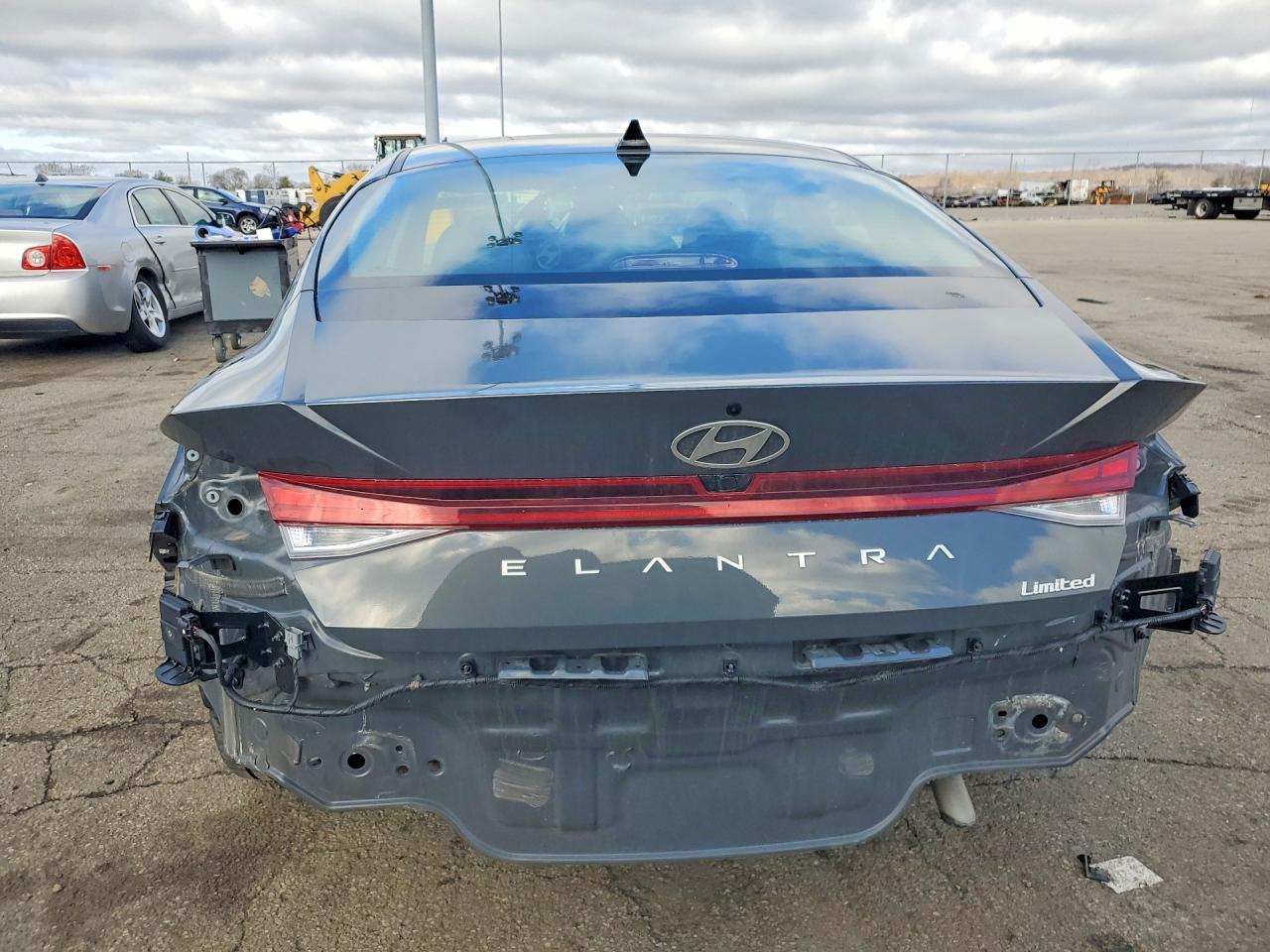 2024 Hyundai Elantra Limited - Фото 6