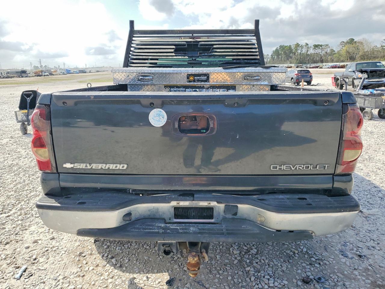 2004 Chevrolet Silverado C1500 - Image 6