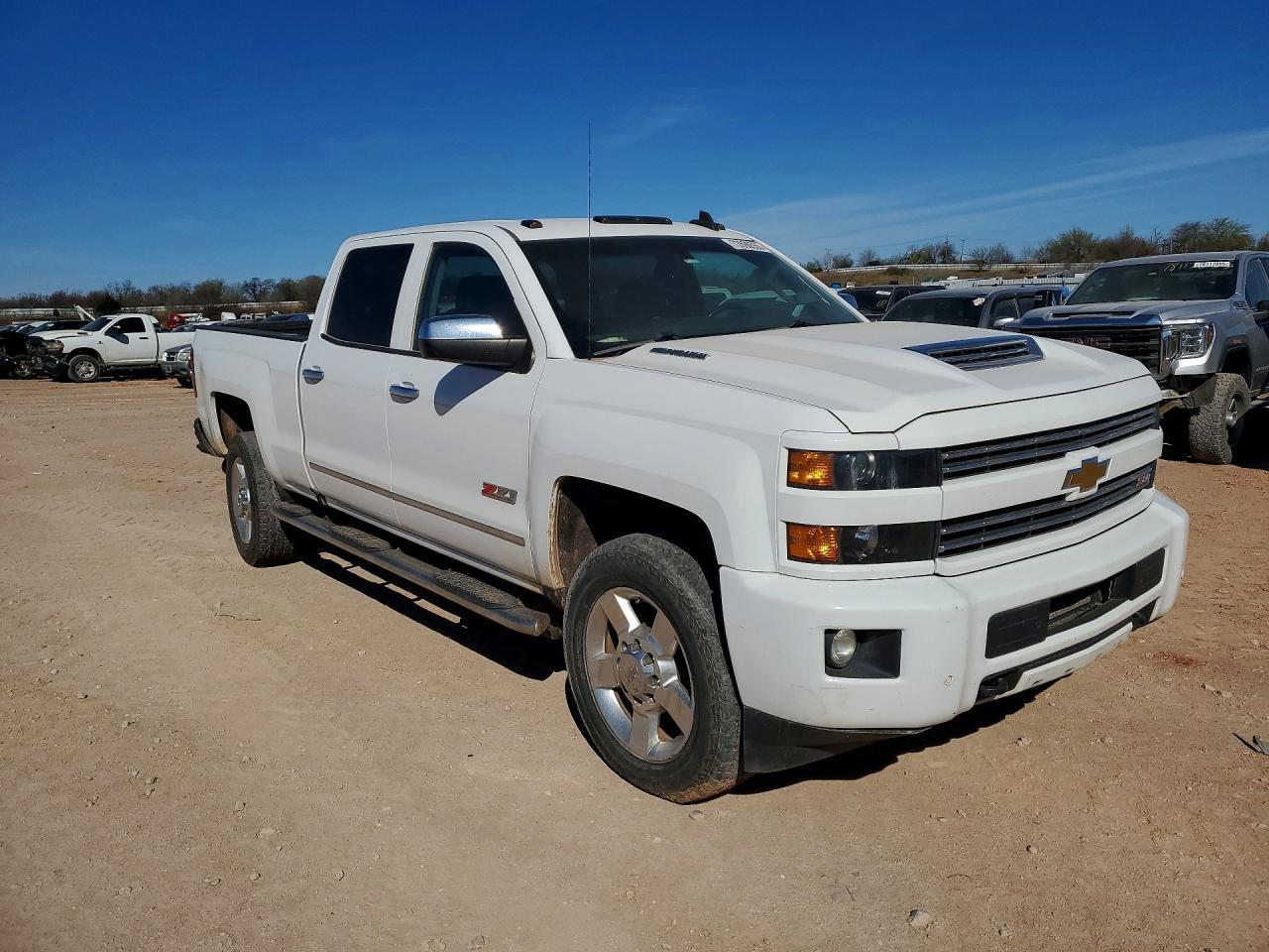 2018 Chevrolet Silverado K2500 Heavy Duty Lt - Image 4
