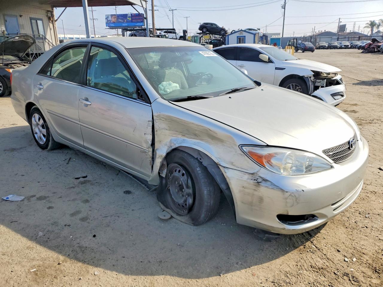 2002 Toyota Camry Le - Фото 4
