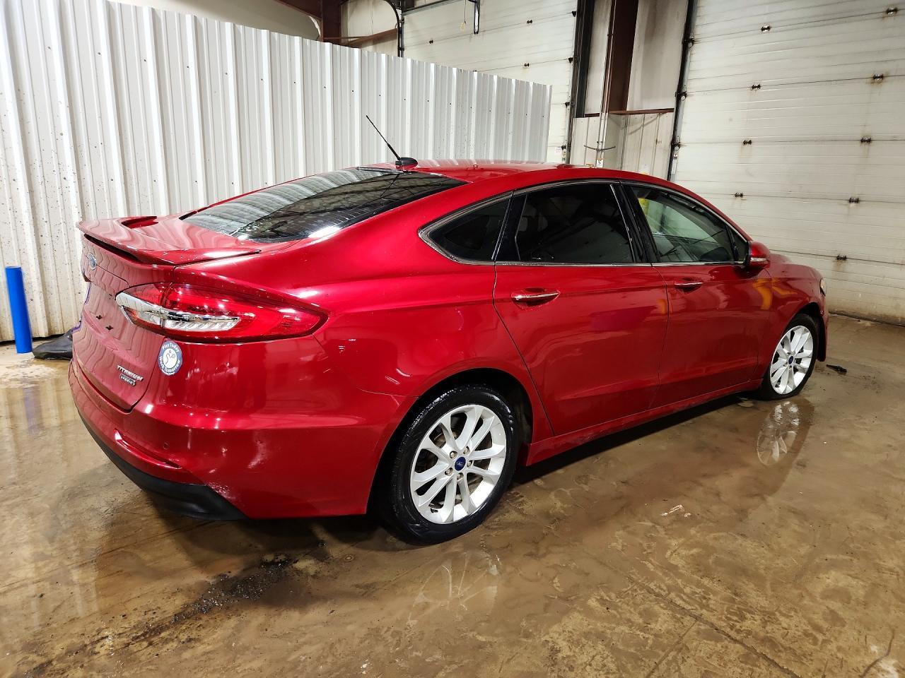 2020 Ford Fusion Titanium - Image 3