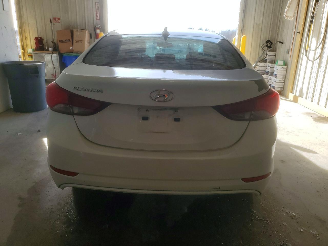 2015 Hyundai Elantra Se - Image 6