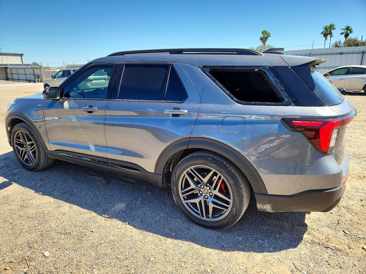 2025 Ford Explorer St-Line - Фото 2