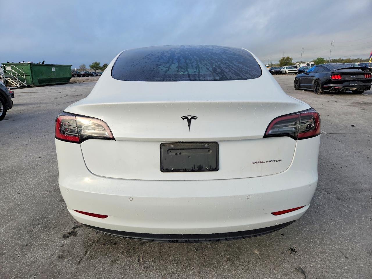 2022 Tesla Model 3 - Фото 6