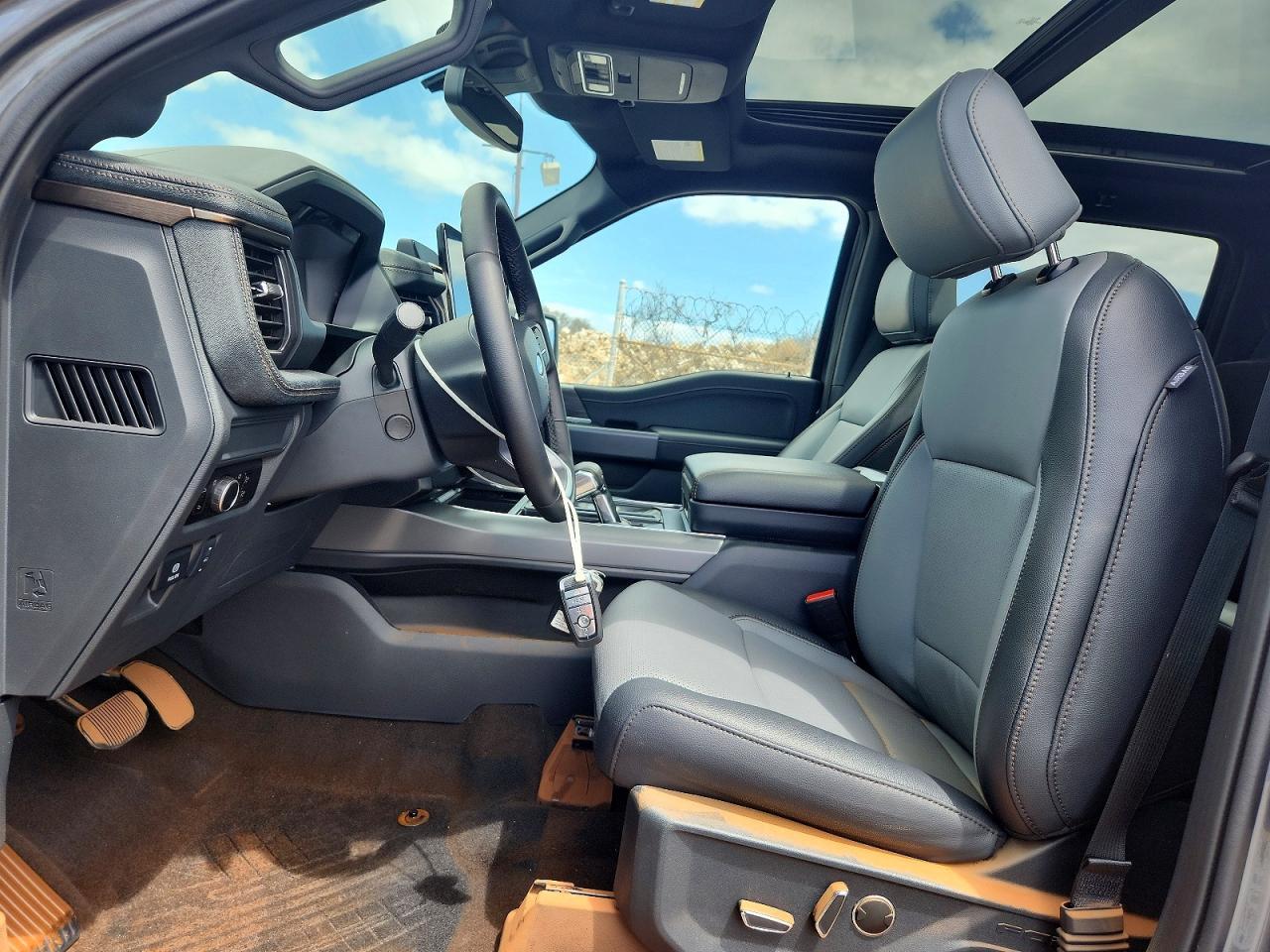 2025 Ford F150 Lightning Lariat - Фото 7