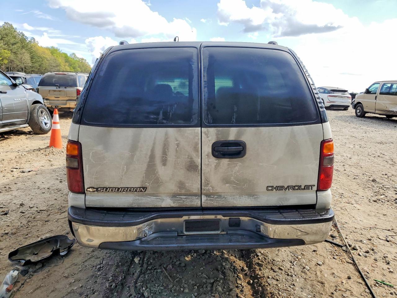 2002 Chevrolet Suburban C1500 - Фото 6