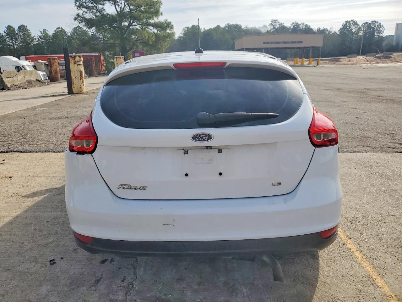 2017 Ford Focus Se - Image 6