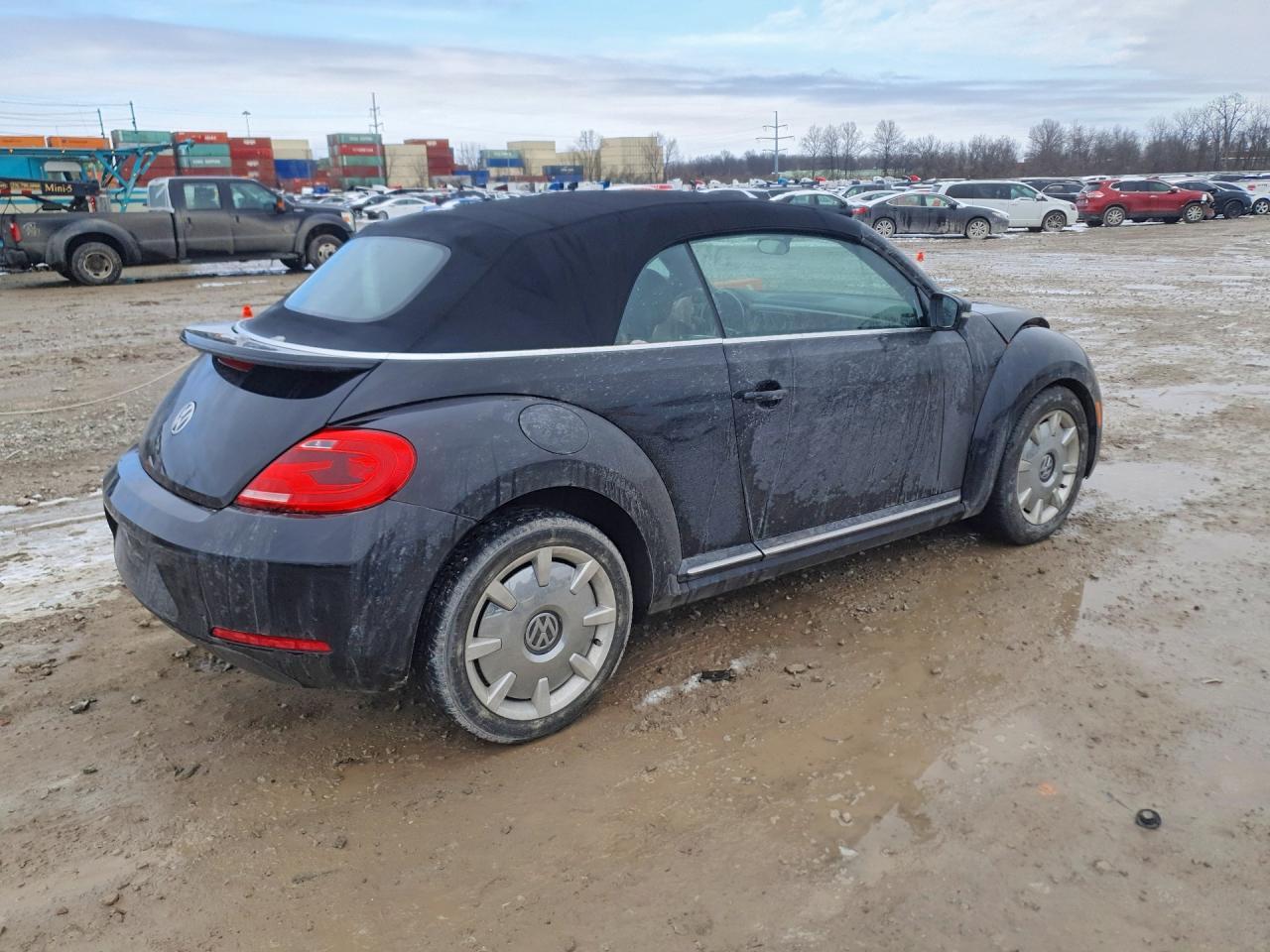 2013 Volkswagen Beetle - Фото 3