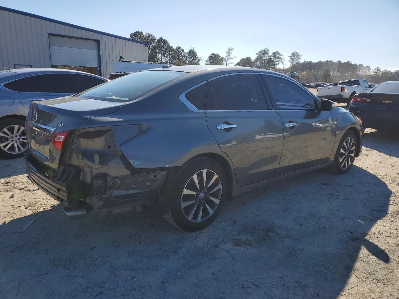 2017 Nissan Altima 2.5 Sl - Image 3